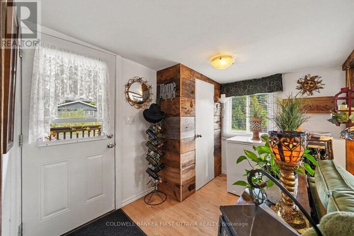 Property Photo:  9 Saddle Avenue  ON K7A 4S5 