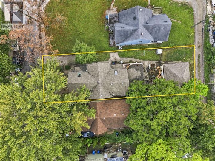 Property Photo:  377 Parent  ON N9A 2B7 