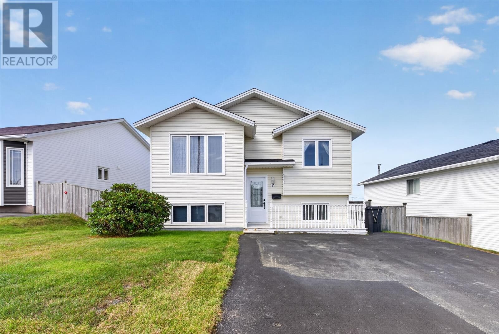 Property Photo:  7 Wyatt Boulevard  NL A1N 3K9 
