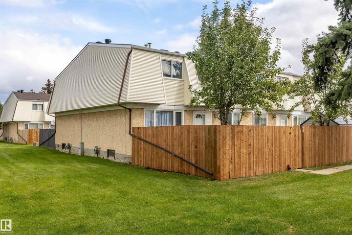 Property Photo:  650 Grandin Drive 44  AB T8R 1K5 