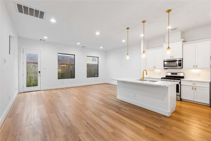 Property Photo: 4861 Rich Oak Drive TX 77018