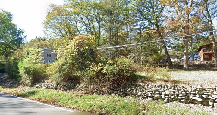 Property Photo:  4404 Woodside Drive  PA 18301 