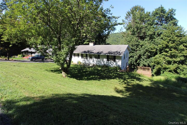 Property Photo: 661 Warren Avenue NY 10594