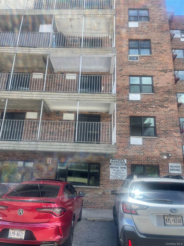 Property Photo:  671 Bronx River Road 4G  NY 10704 