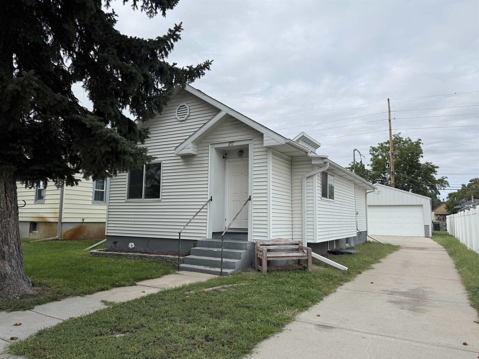 Property Photo:  217 E 11th  NE 69101 