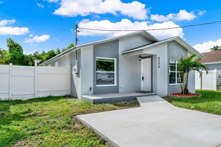 Property Photo: 9304 N Elmer Street FL 33612