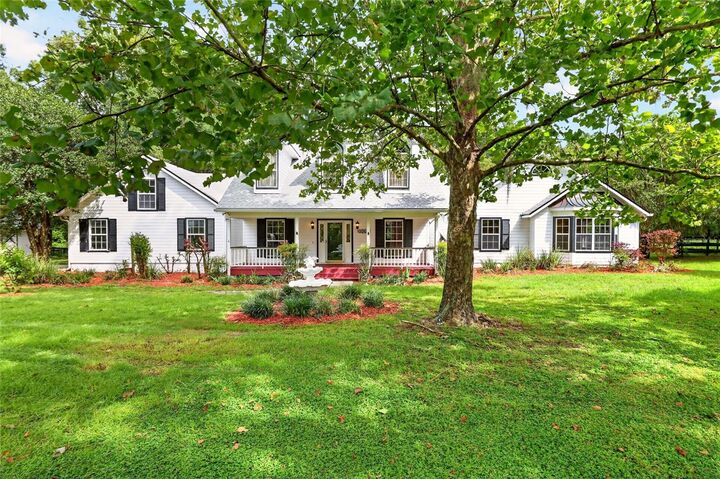 Property Photo:  17931 SE County Road 234  FL 32667 