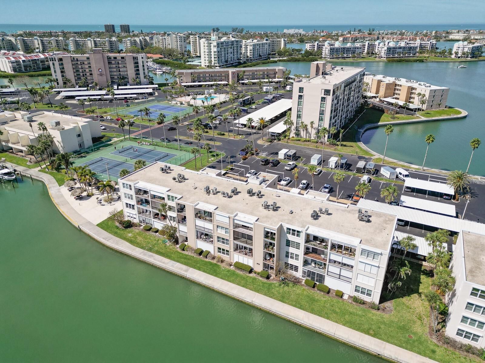 Property Photo: 7625 Sun Island Drive S 101 FL 33707