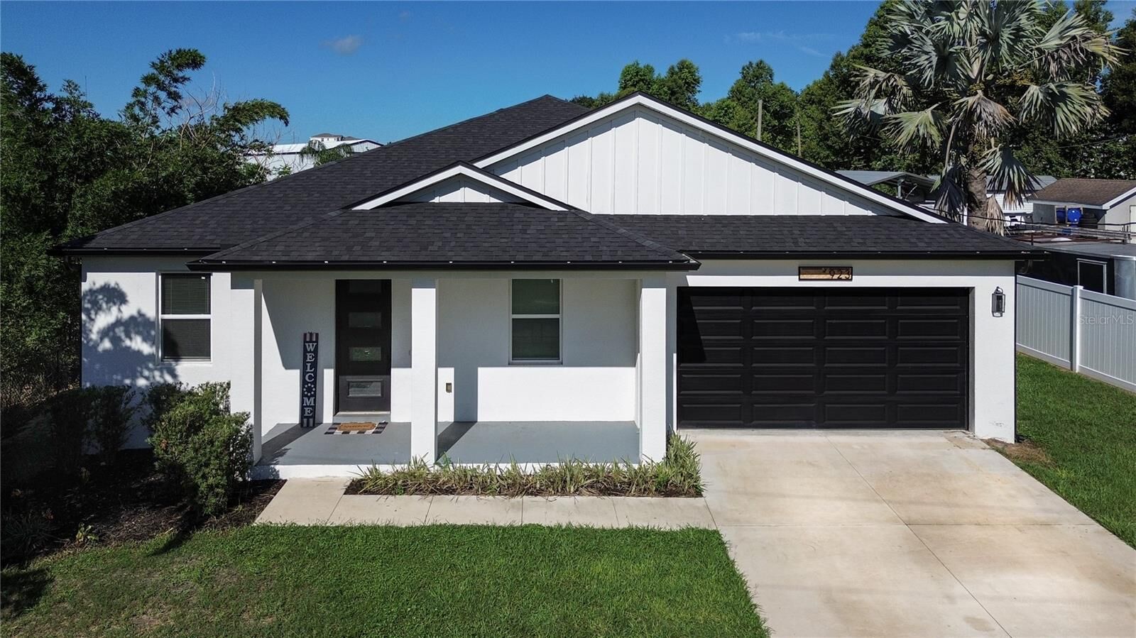 Property Photo:  923 Florida Avenue  FL 33838 