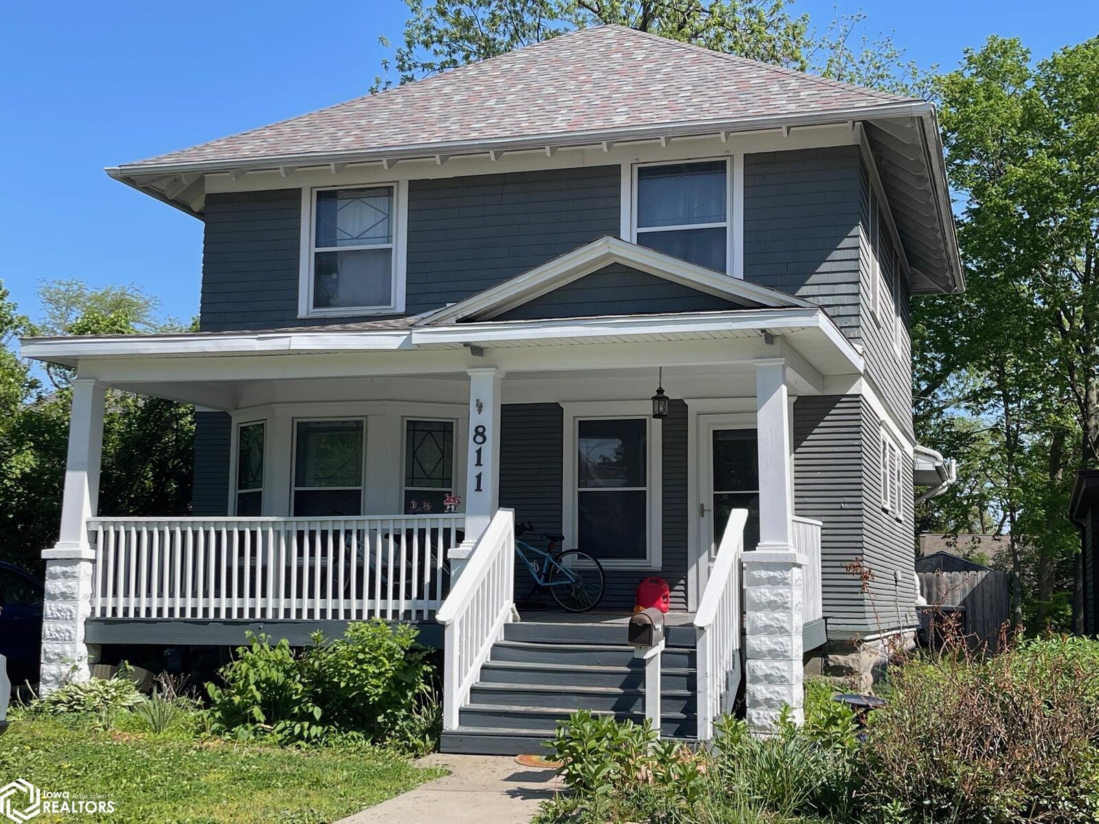 Property Photo:  811 8th Avenue  IA 50112 