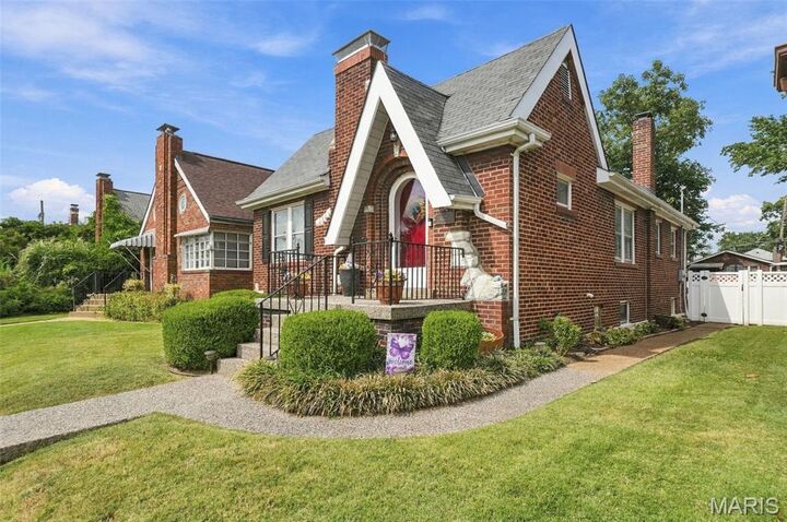 Property Photo: 6437 Pernod Avenue MO 63139