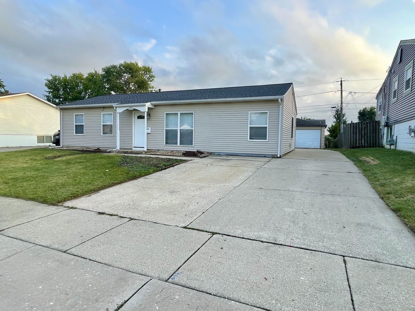 Property Photo:  245 Healy Avenue  IL 60446 