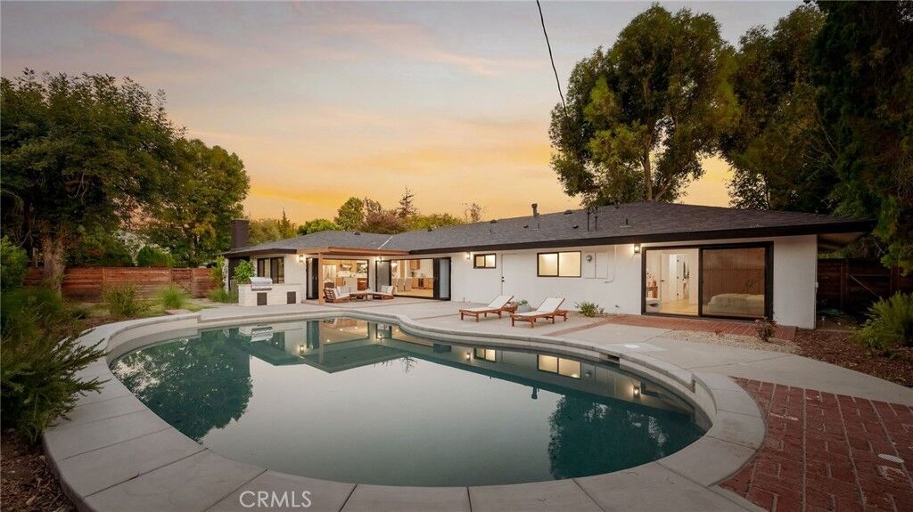Property Photo:  17601 McCormick Street  CA 91316 
