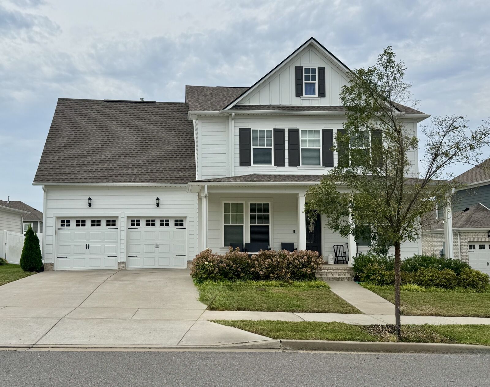 Property Photo: 832 Rockwell Dr TN 37075