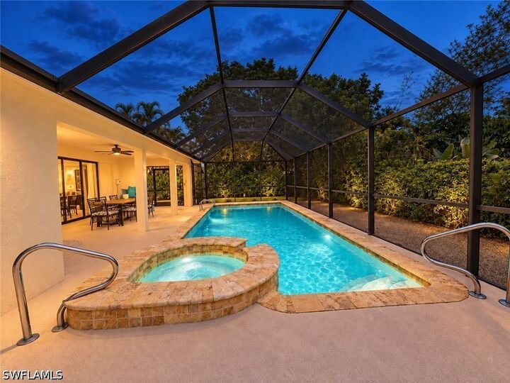 Property Photo:  1228 Lastrada Lane  FL 34103 