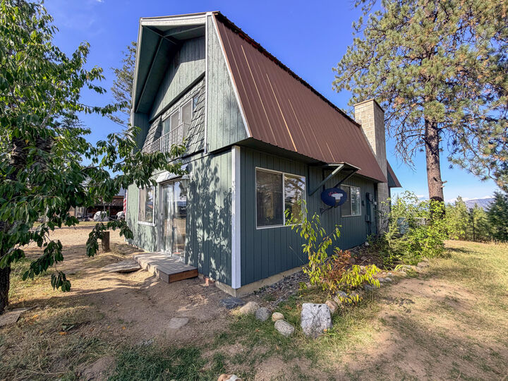 Property Photo: 2231 Blue Creek Locke Rd WA 99101