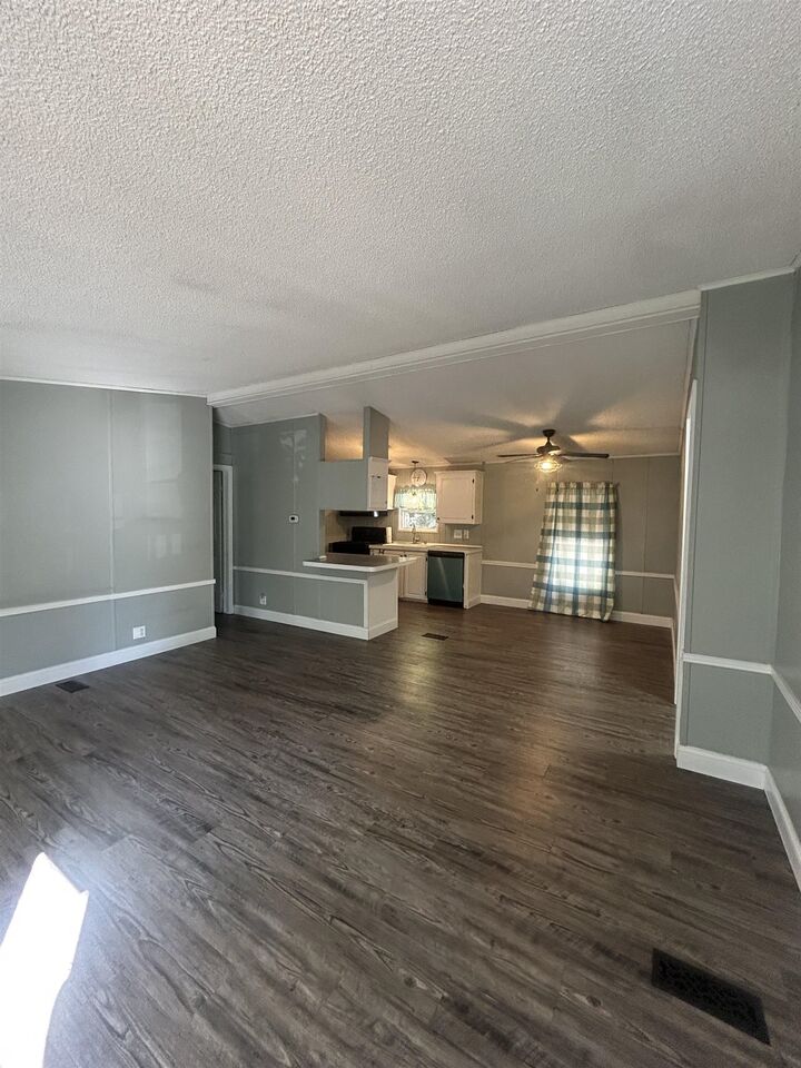 Property Photo:  7 Hemlock Drive  NH 03819 