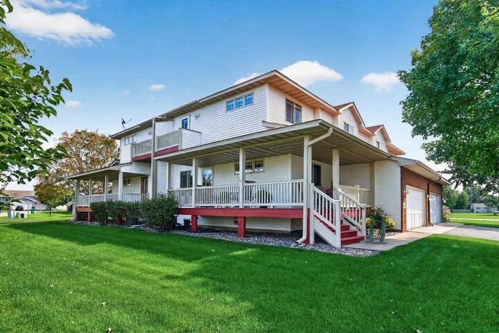 Property Photo:  8600 Tessman Circle N  MN 55445 