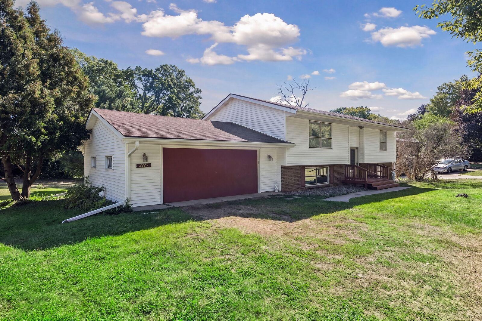 Property Photo: 6521 Kurtz Lane MN 55346