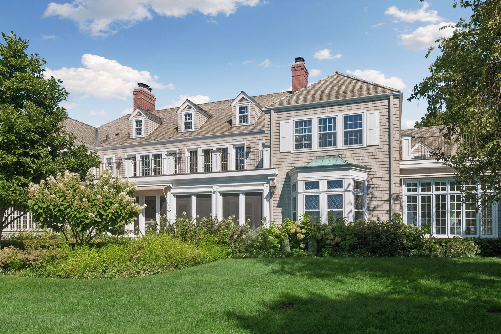 Property Photo:  2222 Huntington Point Road W  MN 55391 