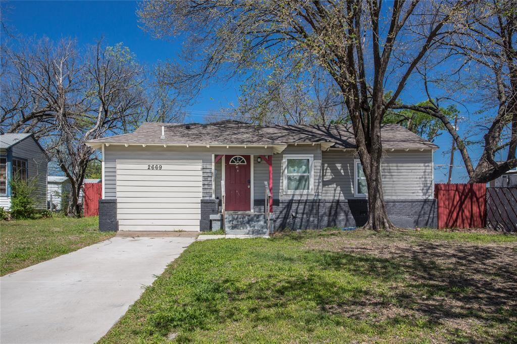 Photo de la propriété:  2669 Marfa Avenue  TX 75216 