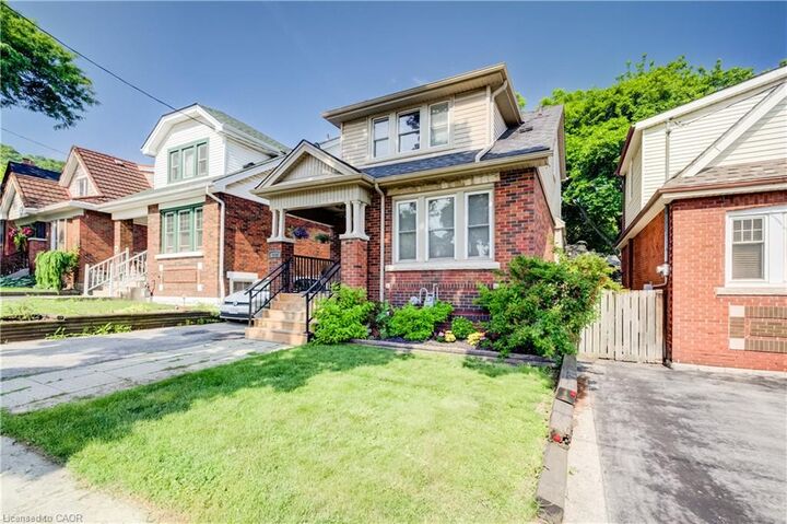 Property Photo:  282 Province Street S  ON L8K 2L7 