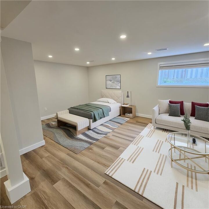 Property Photo:  425 Franklin Street N Lower  ON N2A 1Z2 