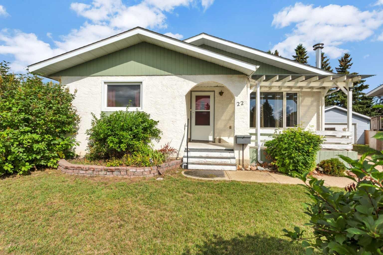 Property Photo:  22 Blackstone Avenue  AB T4L 1P7 