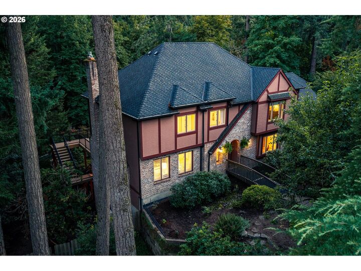 Property Photo:  2726 SW 28th Dr  OR 97219 