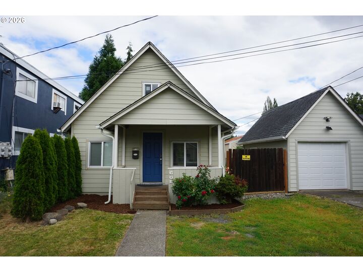 Property Photo: 608 S 6th Ave WA 98626