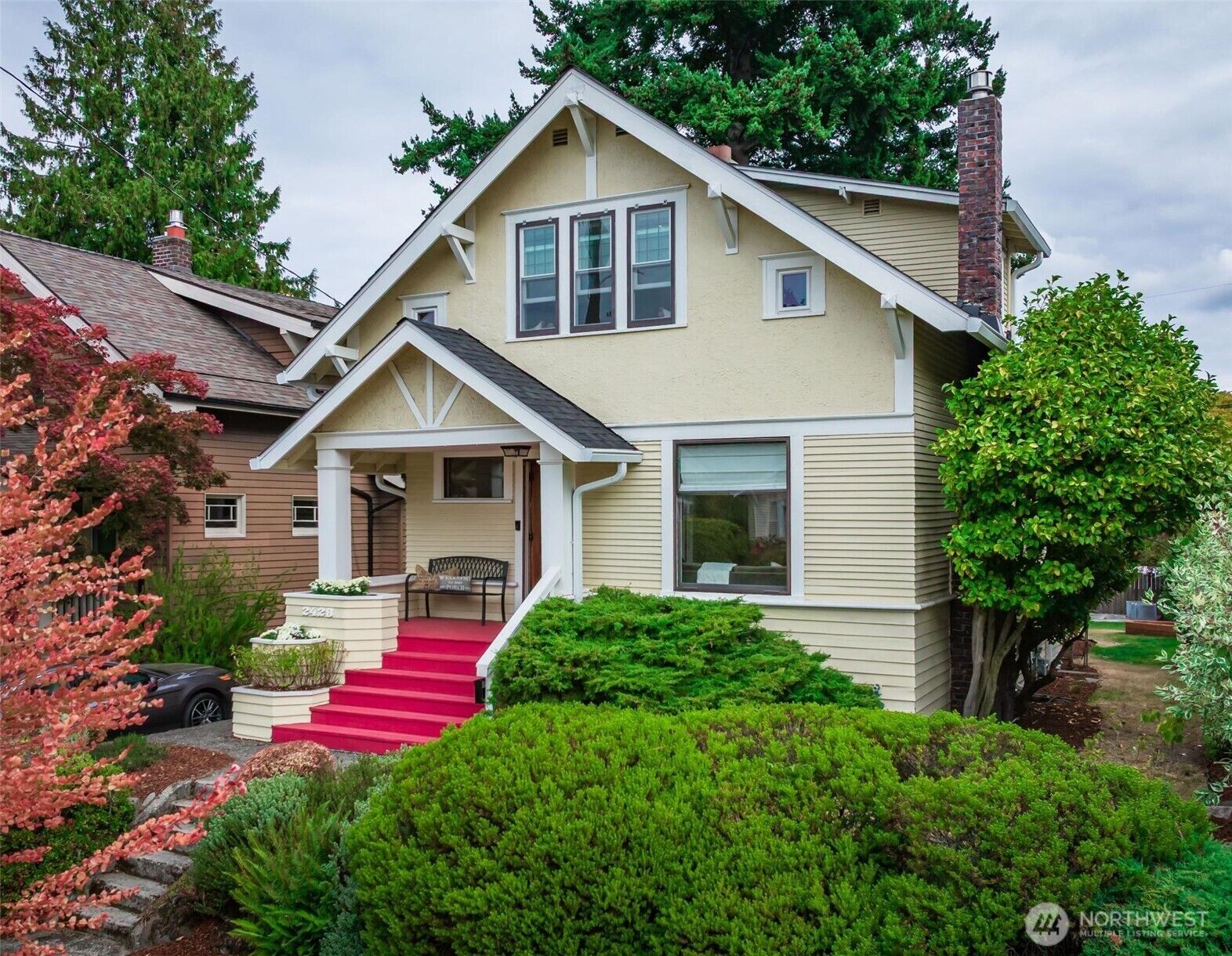 Property Photo: 2428 5th Avenue W WA 98119