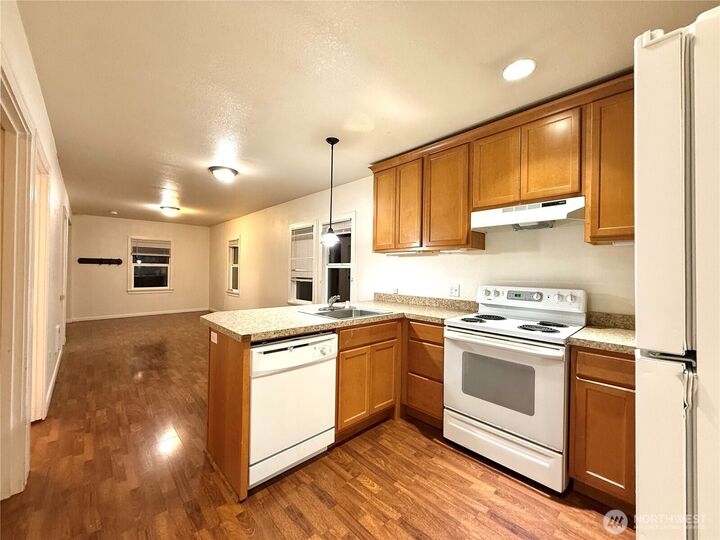 Property Photo:  417  15th Avenue  WA 98632 