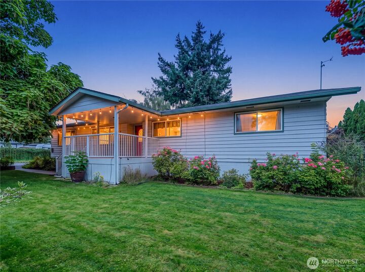Property Photo: 1216 4th Street WA 98801