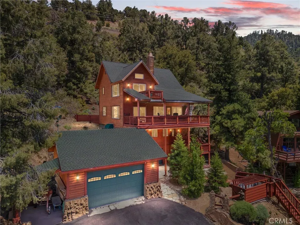 Property Photo:  1832 Matterhorn Drive  CA 93222 