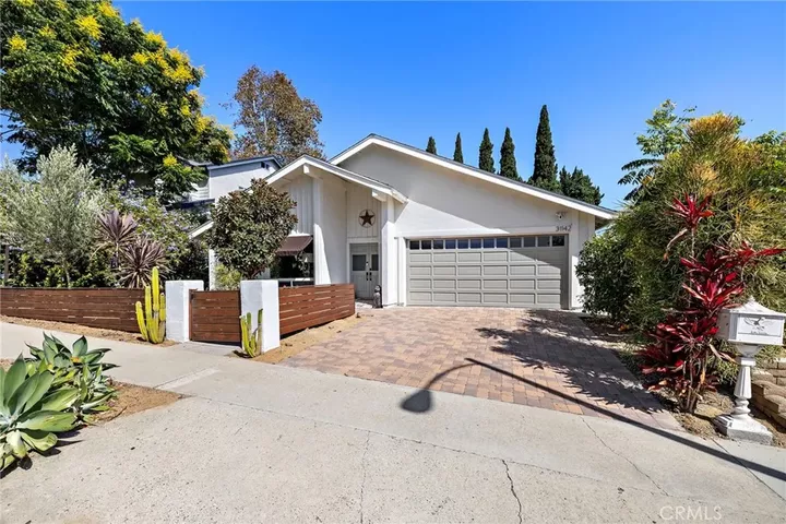 Property Photo:  31142 Calle Entradero  CA 92675 