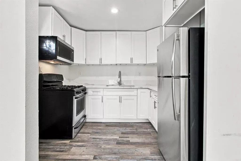 Property Photo: 2027 E Avenue Unit B CA 91950