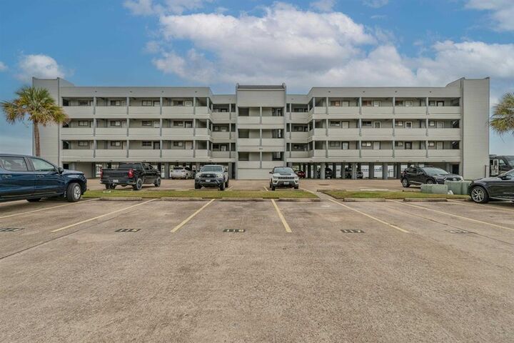 Property Photo: 580 Pleasure Island Blvd Unit 115 TX 77640