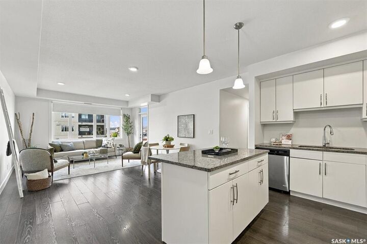 Property Photo:  770 Childers Crescent 205  SK S7L 6W1 