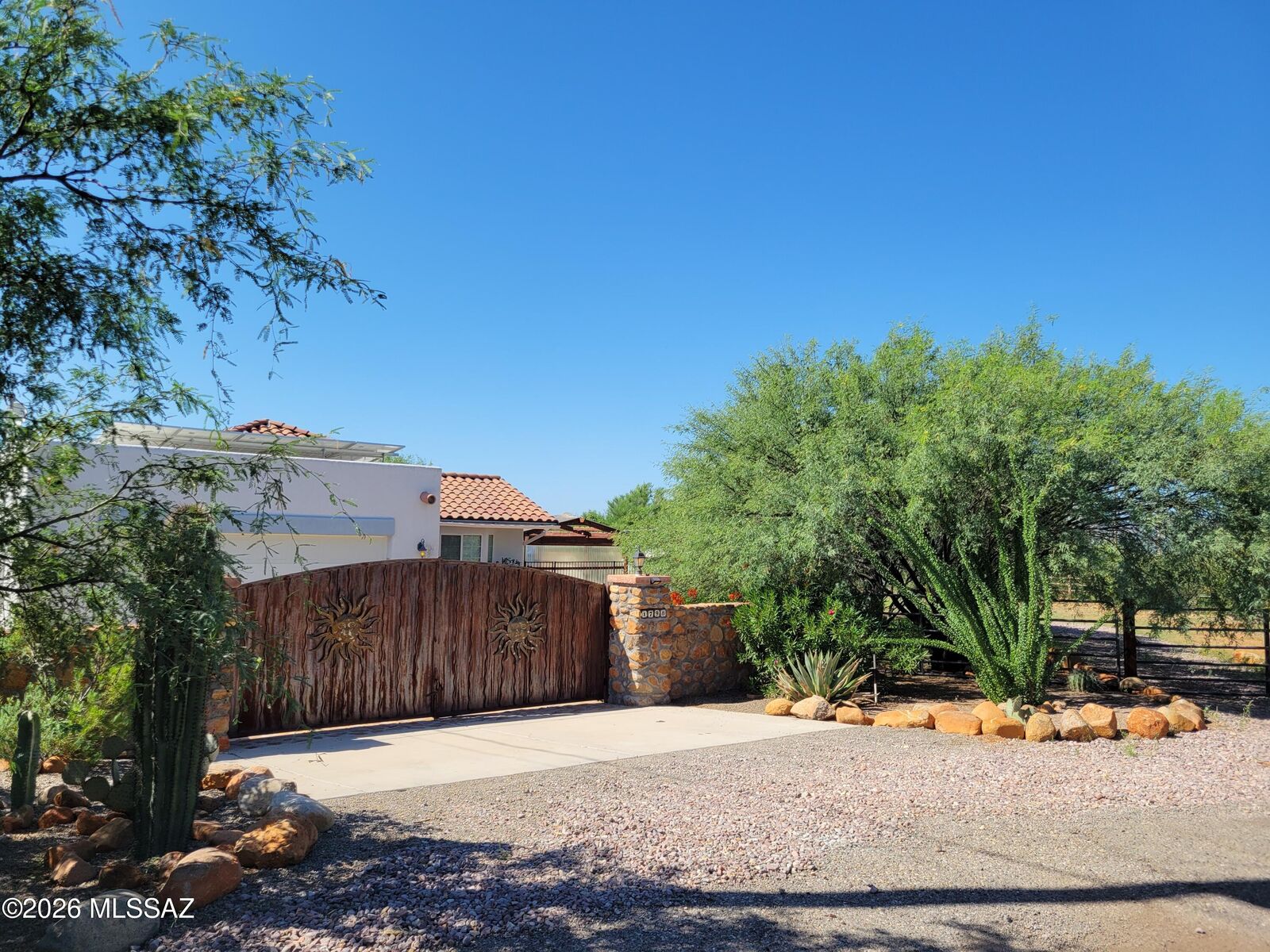Property Photo: 1798 Go Court AZ 85648