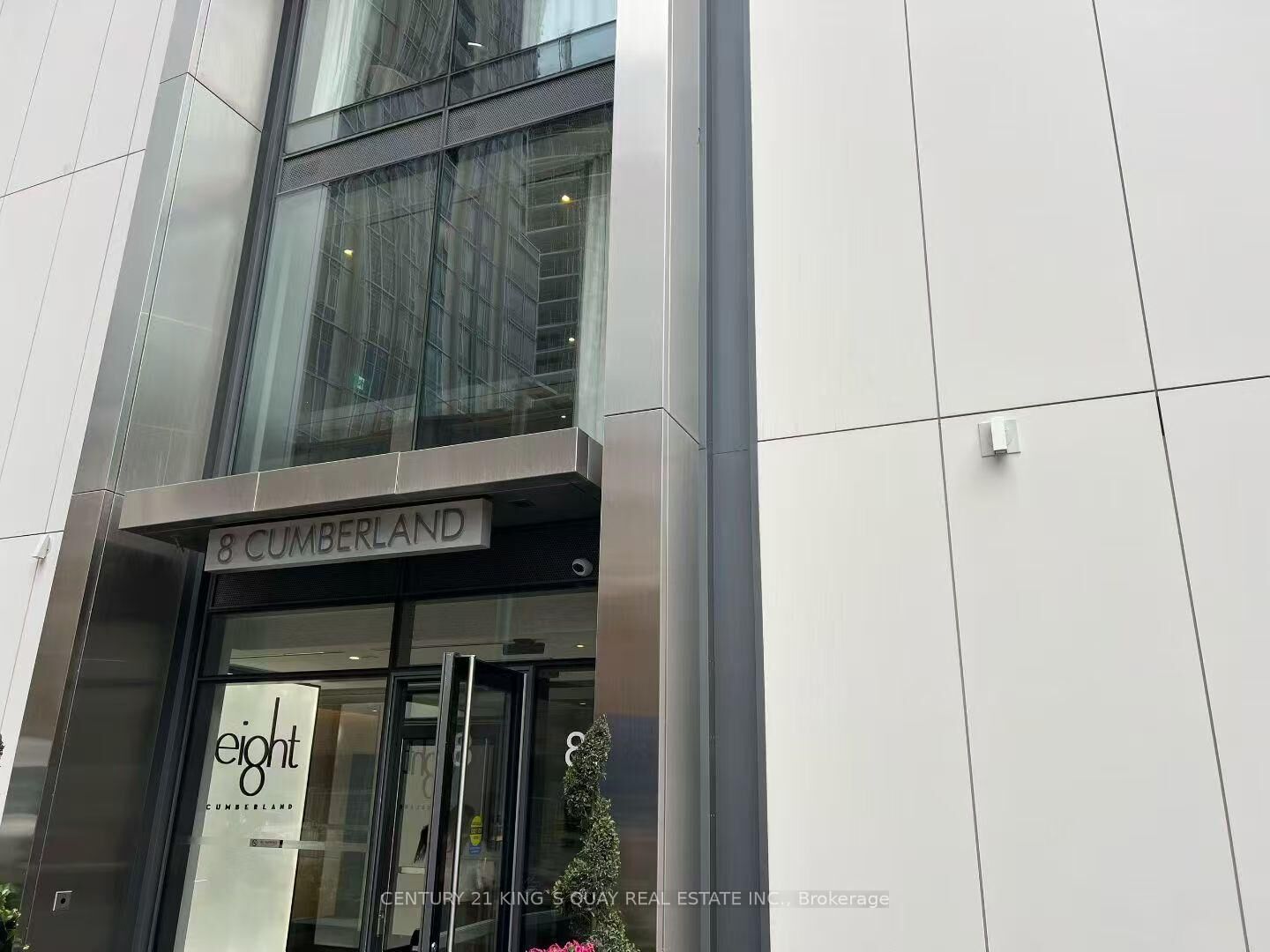 Photo de la propriété:  8 Cumberland Street 1505  ON M4W 0B6 