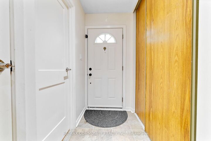 Property Photo:  1055 Central Park Boulevard N 55  ON L1G 7M4 