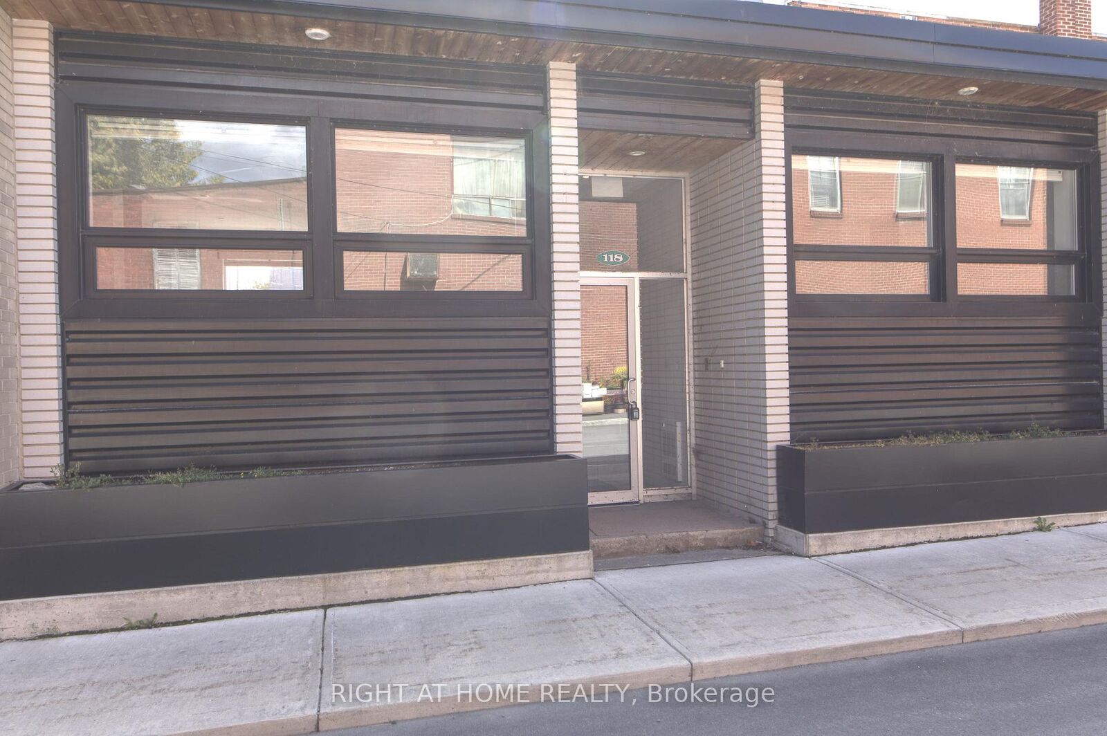 Property Photo: 118/116 Water Street Unit #2 ON K0A 1A0