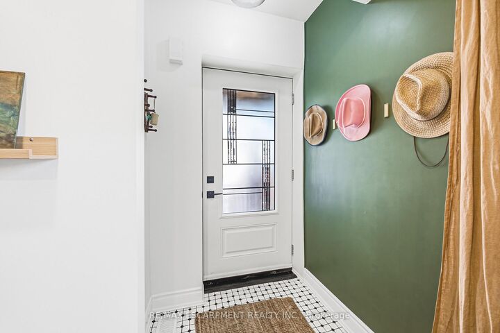 Property Photo:  255 Weir Street N  ON L8H 5G2 