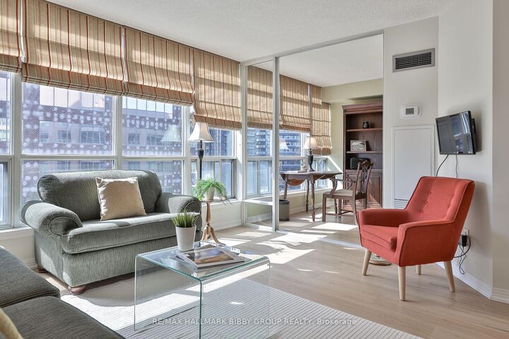 Property Photo:  942 Yonge Street 1103  ON M4W 3S8 