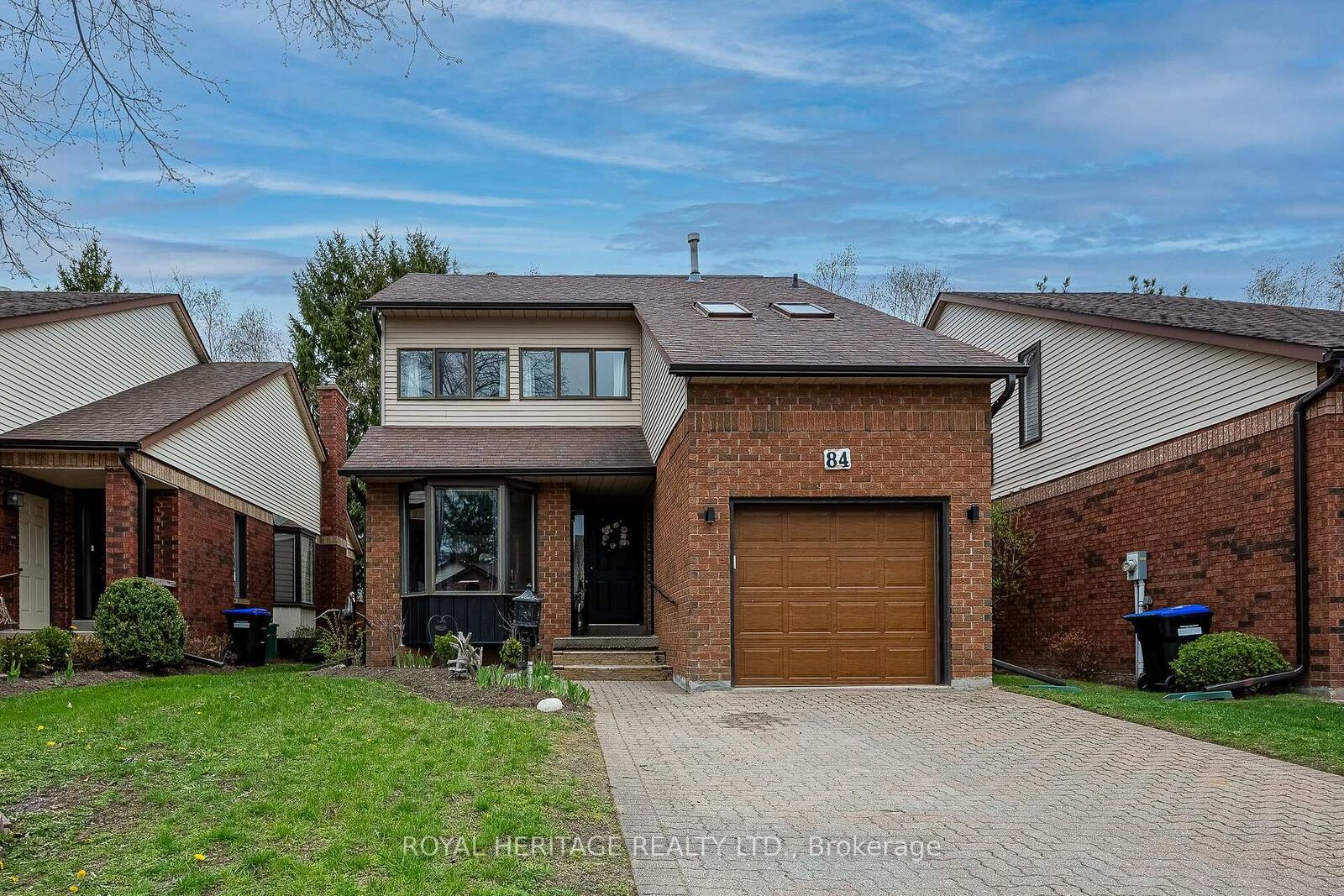 Property Photo:  84 Green Briar Road 26  ON L9R 1R4 