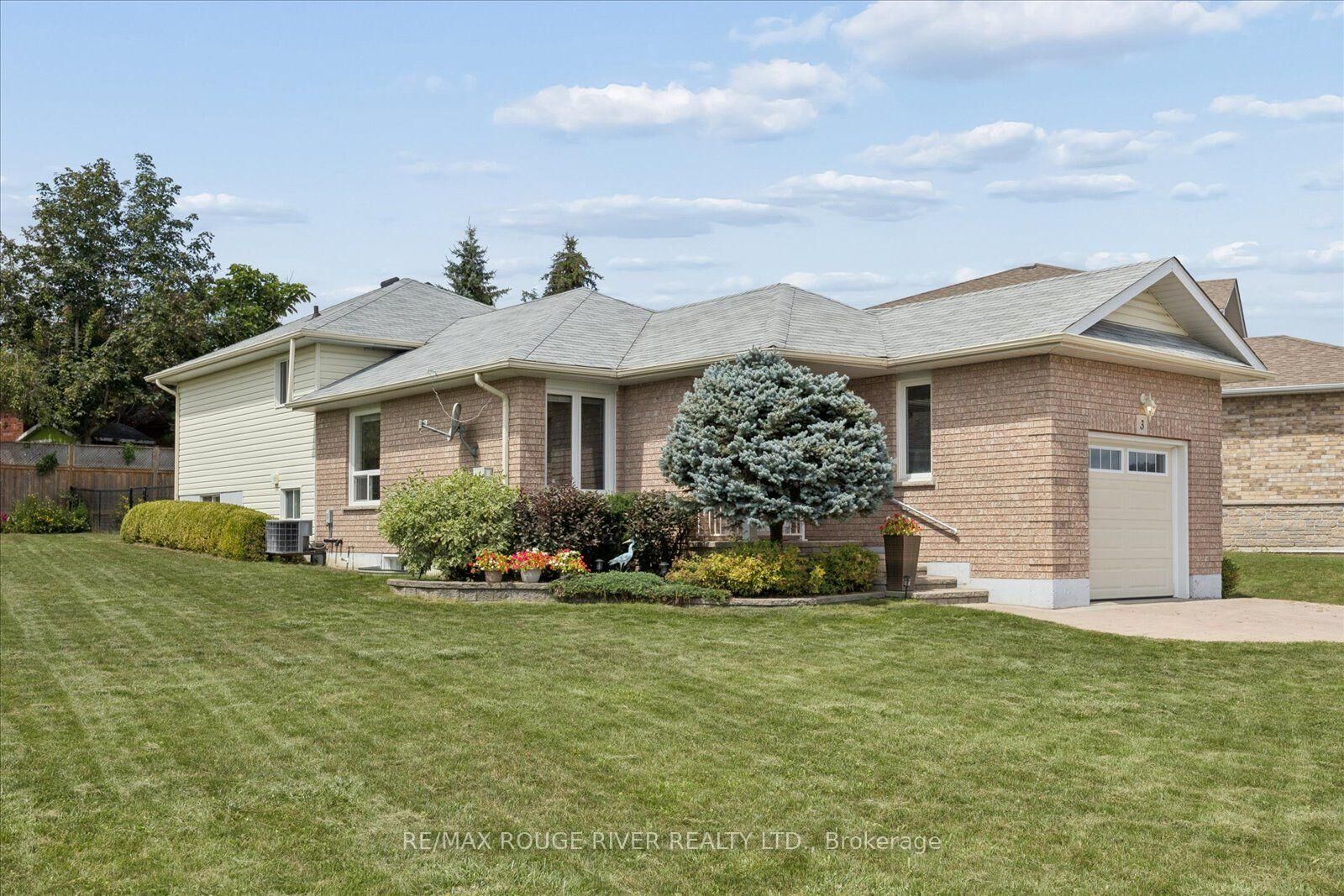 Property Photo:  3 Beall Street  ON K9A 6J6 
