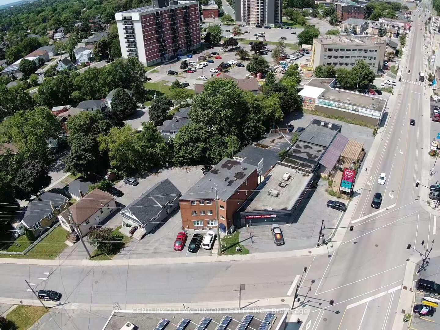 Property Photo:  442 Macdonnell Street  ON K7L 4E4 