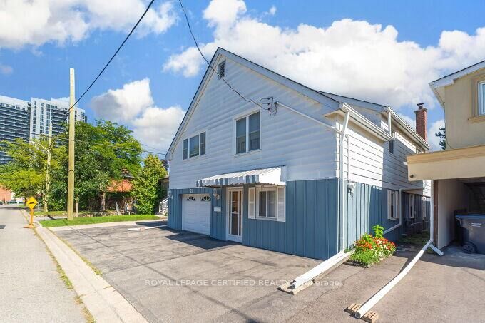 Property Photo:  21 Denison Avenue  ON L6X 1E8 