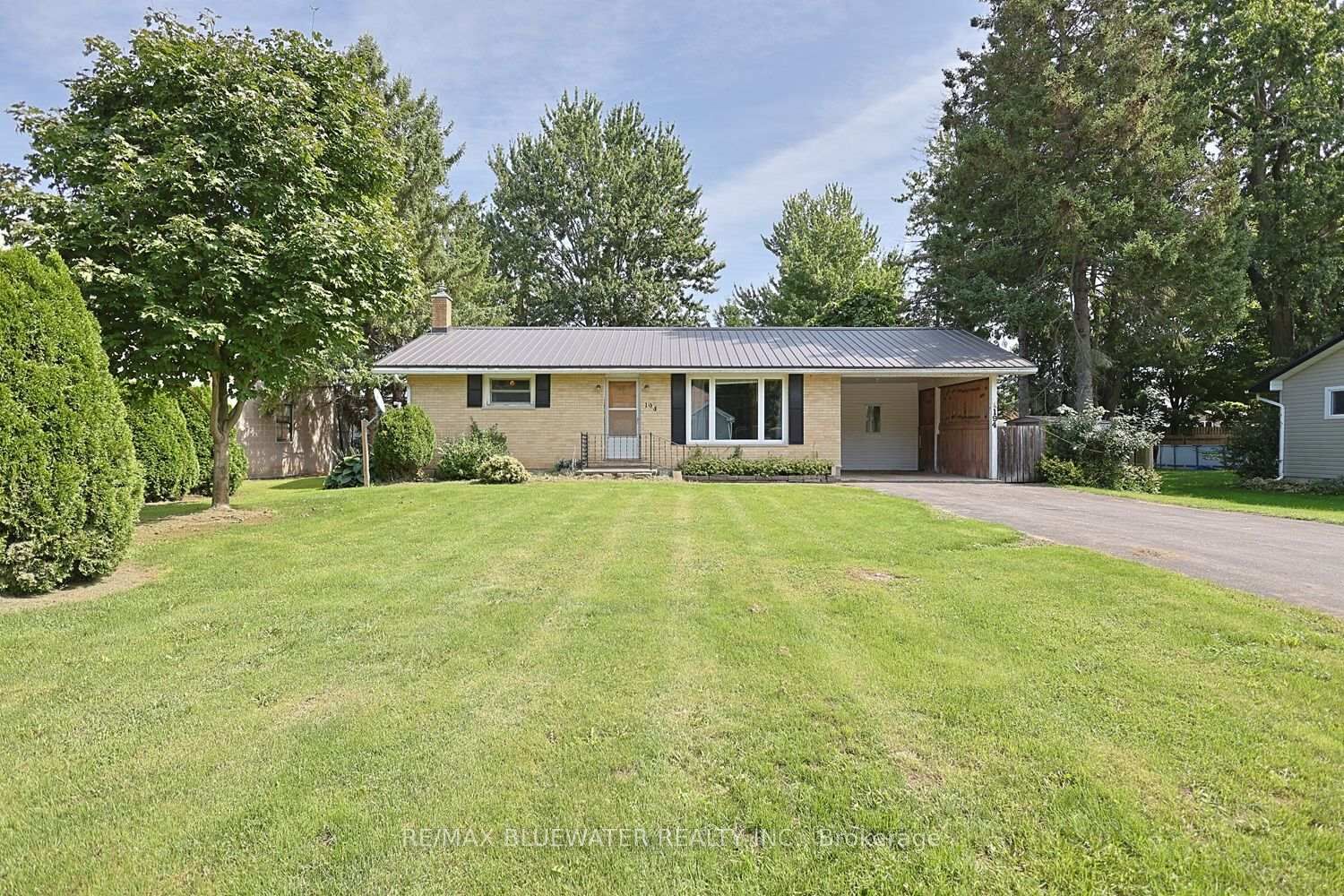 Property Photo:  194 West Park Drive  ON N0M 2K0 
