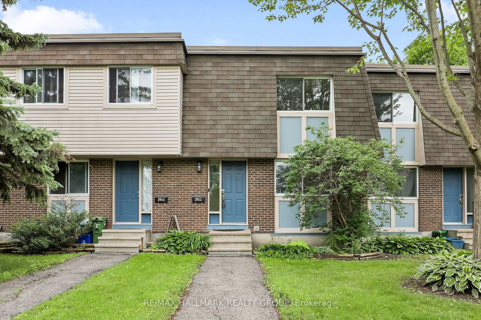 Property Photo:  2912 Fairlea Crescent  ON K1V 8T7 